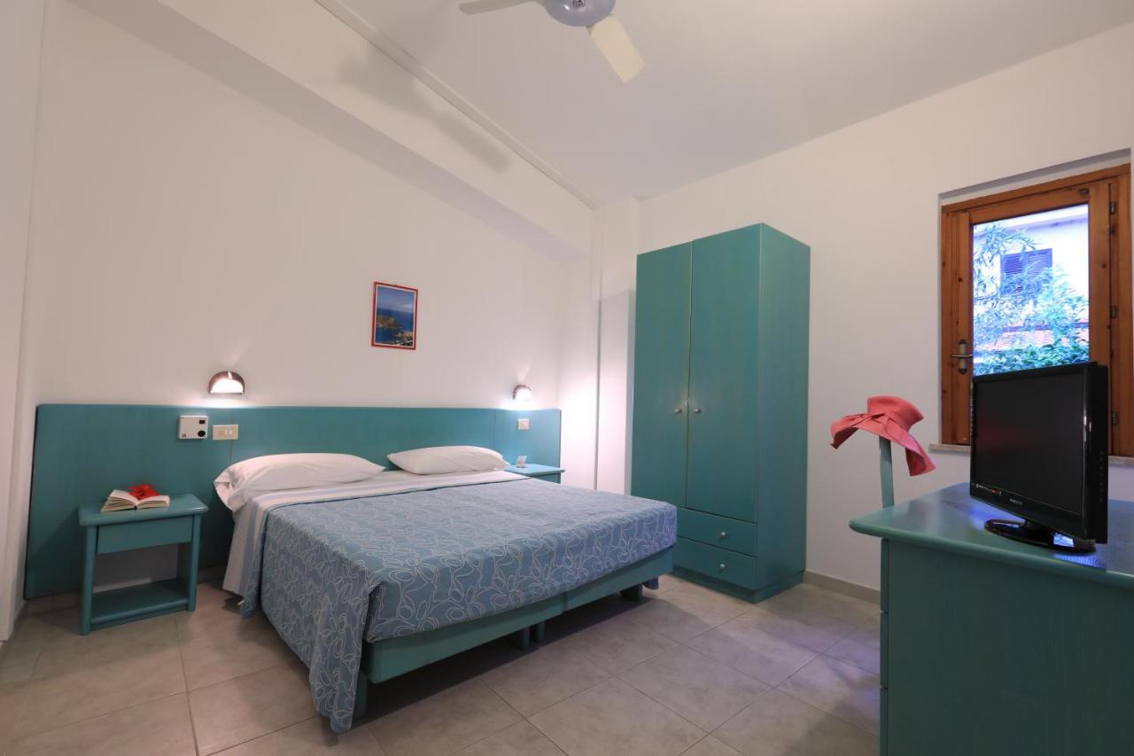 Villaggio Torre Ruffa Robinson Capo Vaticano Kültér fotó
