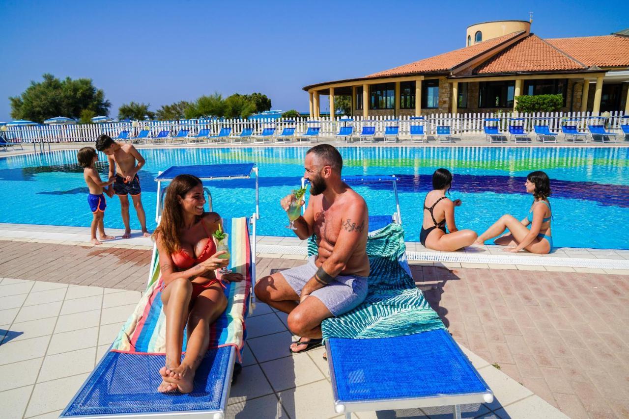 Villaggio Torre Ruffa Robinson Capo Vaticano Kültér fotó