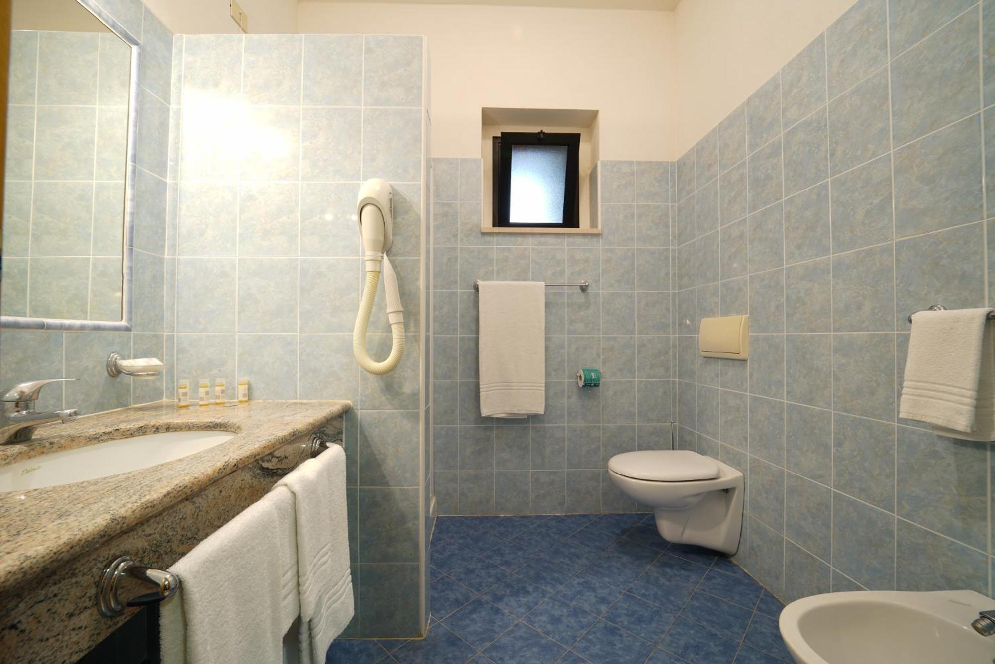 Villaggio Torre Ruffa Robinson Capo Vaticano Szoba fotó